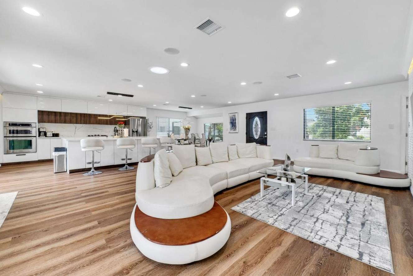 Luxury 4 Bedroom Villa Χάντινγκτον Μπιτς Εξωτερικό φωτογραφία